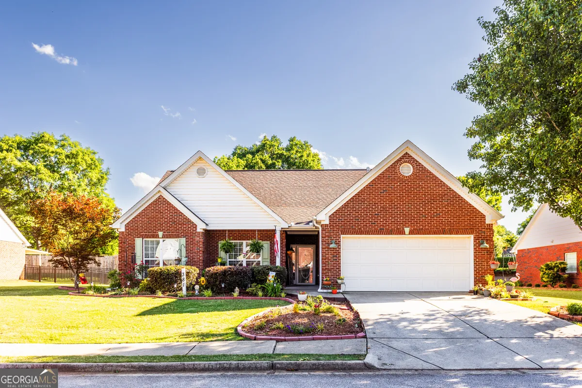 Property Slideshow image 1 of 31 | 381 crossroads dr, Social Circle, GA, 30025