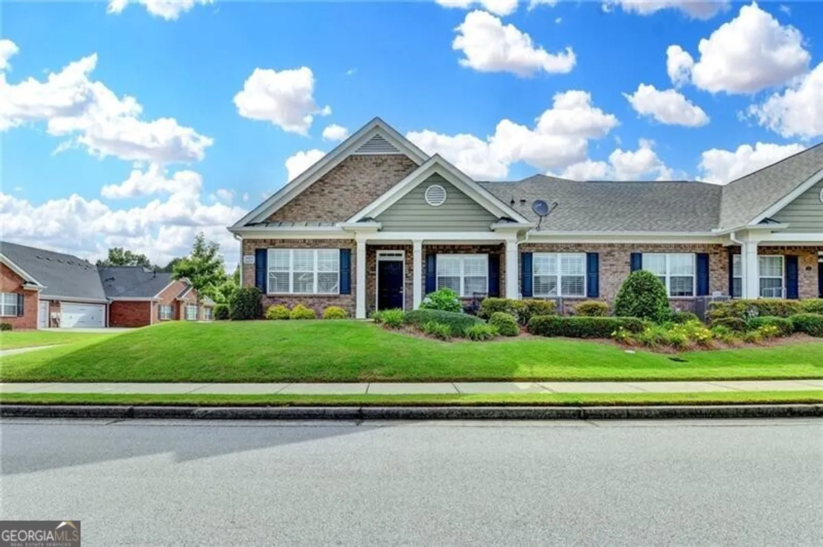 Property Slideshow image 1 of 62 | 3411 lindenridge dr, Buford, GA, 30519