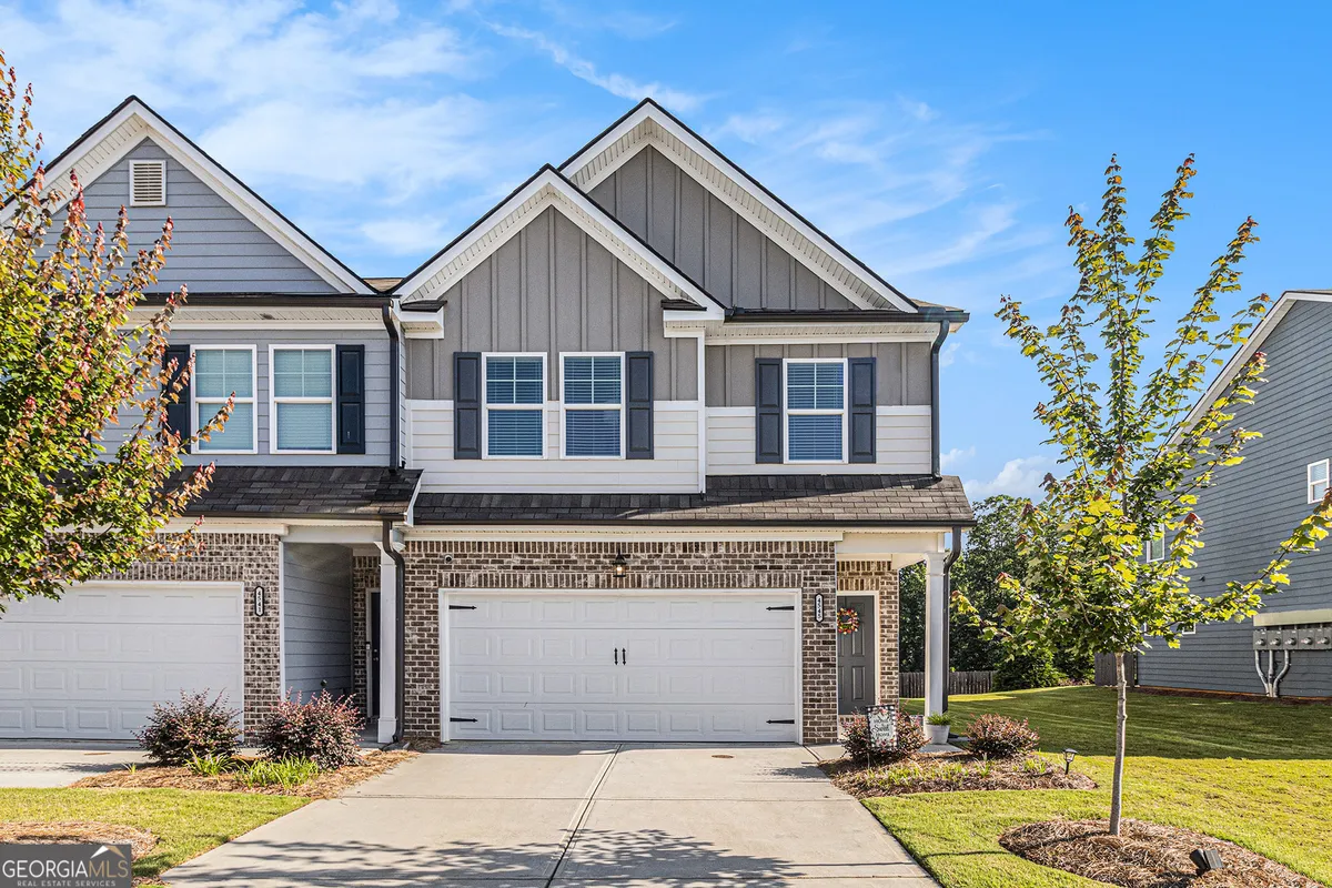 Property Slideshow image 1 of 32 | 4545 bishops ln, Oakwood, GA, 30566