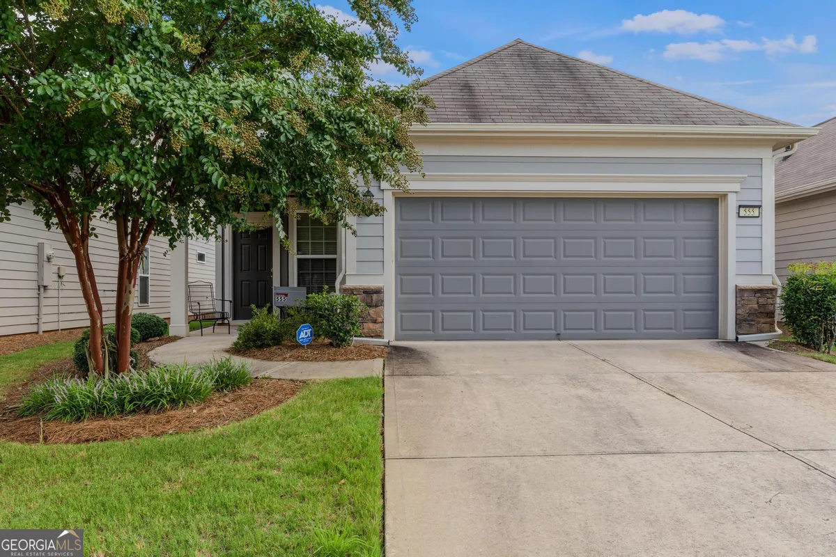 Property Slideshow image 1 of 32 | 555 beautyberry dr, Griffin, GA, 30223