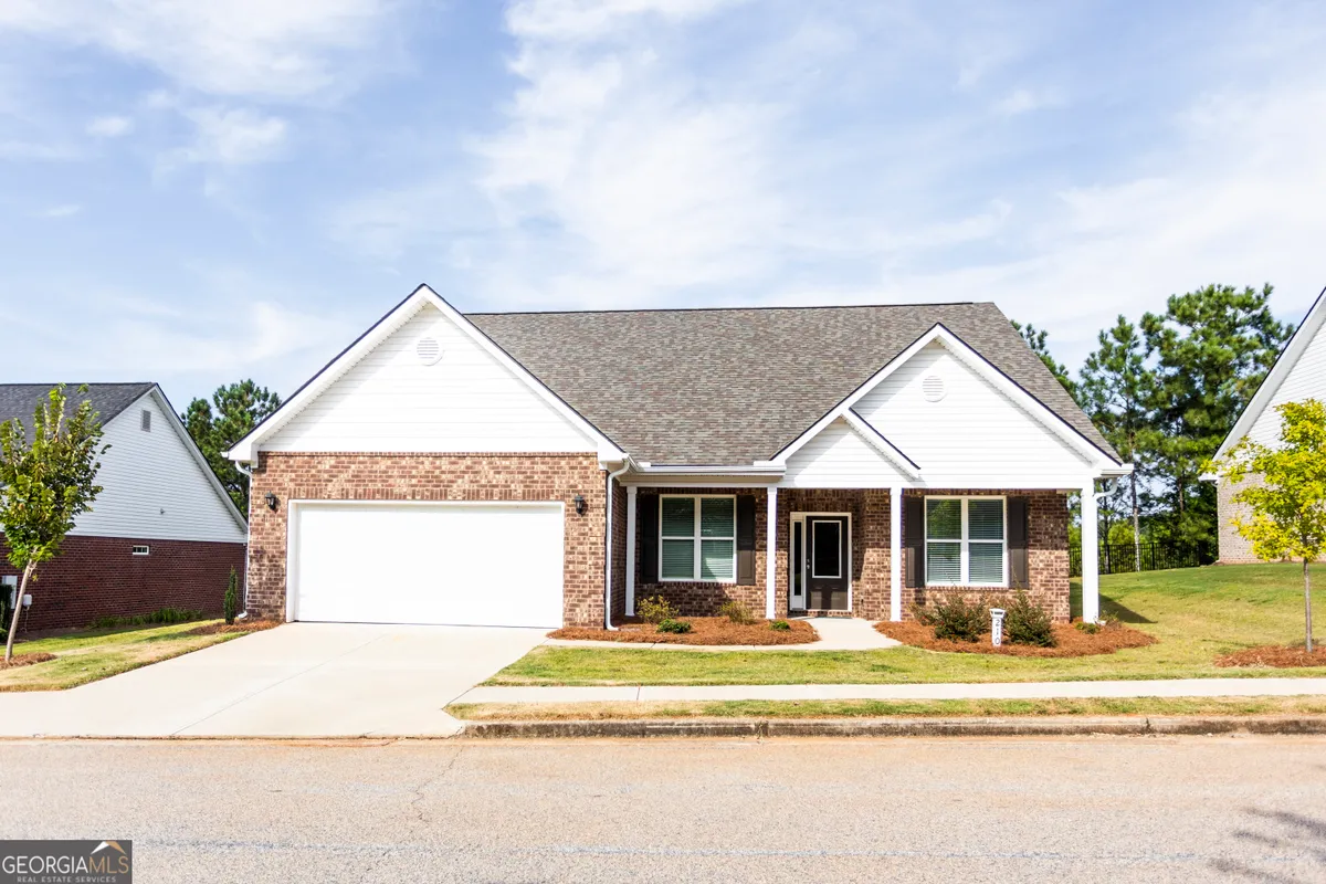 Property Slideshow image 1 of 38 | 210 park place trl, Social Circle, GA, 30025