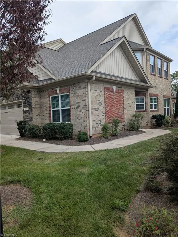 Property Slideshow image 1 of 36 | 405 zurich ct, Winston Salem, NC, 27127