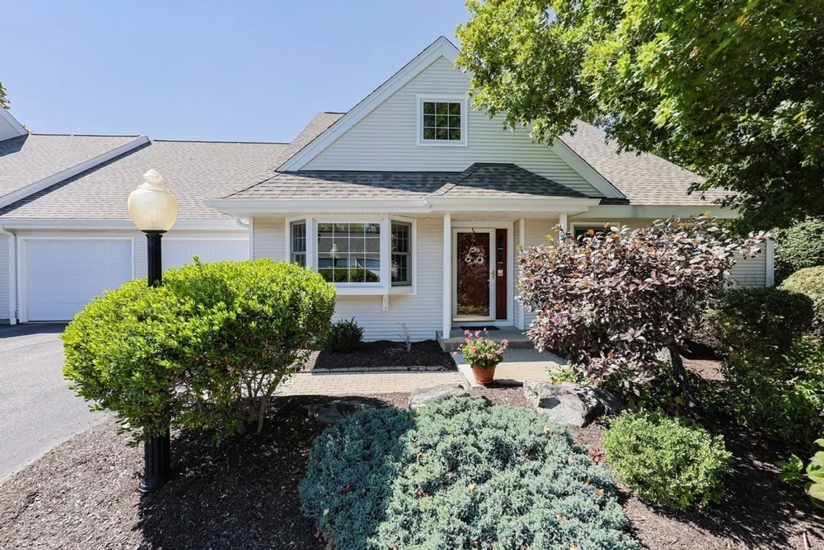 Property Slideshow image 1 of 31 | 9 shaker way # 9, Westborough, MA, 01581