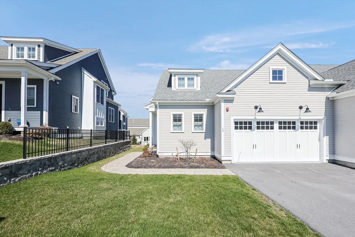 Property Slideshow image 1 of 27 | 13 birkdale ln # 13, Hopkinton, MA, 01748