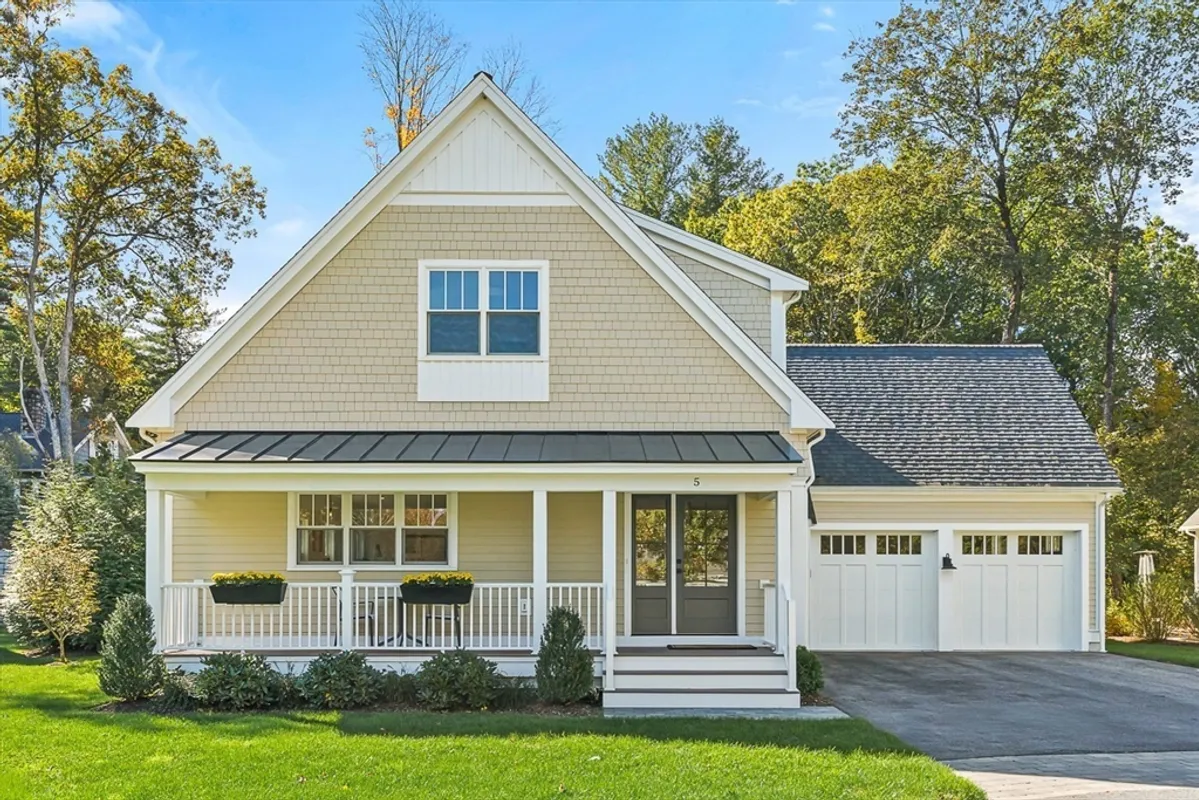 Property Slideshow image 1 of 32 | 5 peakes ln 5, Weston, MA, 02493