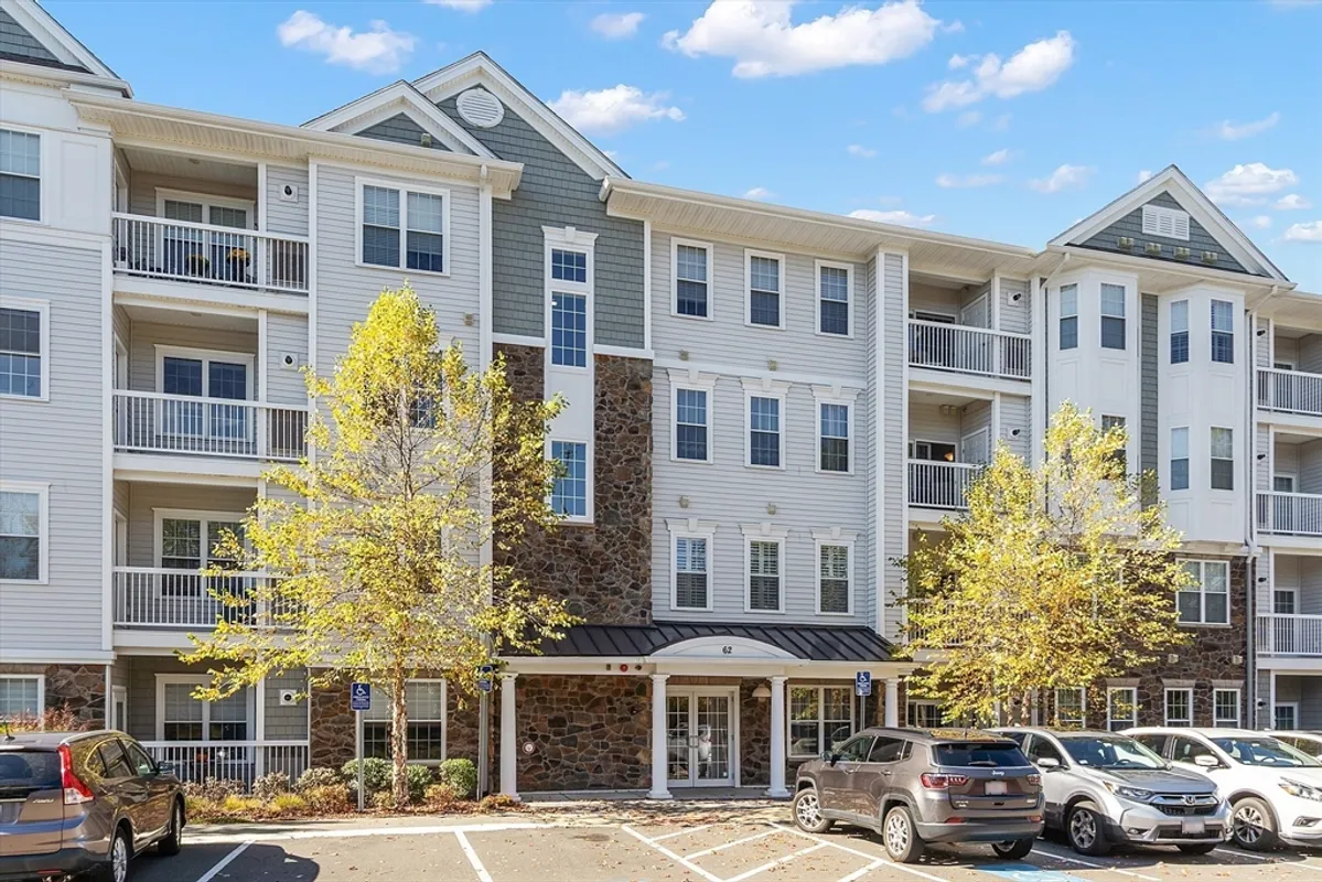 Property Slideshow image 1 of 37 | 62 abigail way unit 3004, Reading, MA, 01867