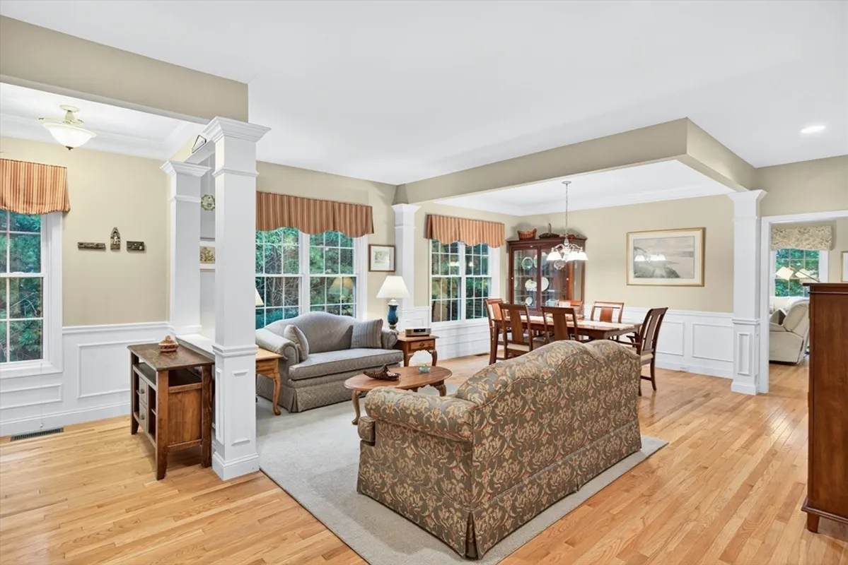 Property Slideshow image 1 of 41 | 16 picket fence, Plymouth, MA, 02360