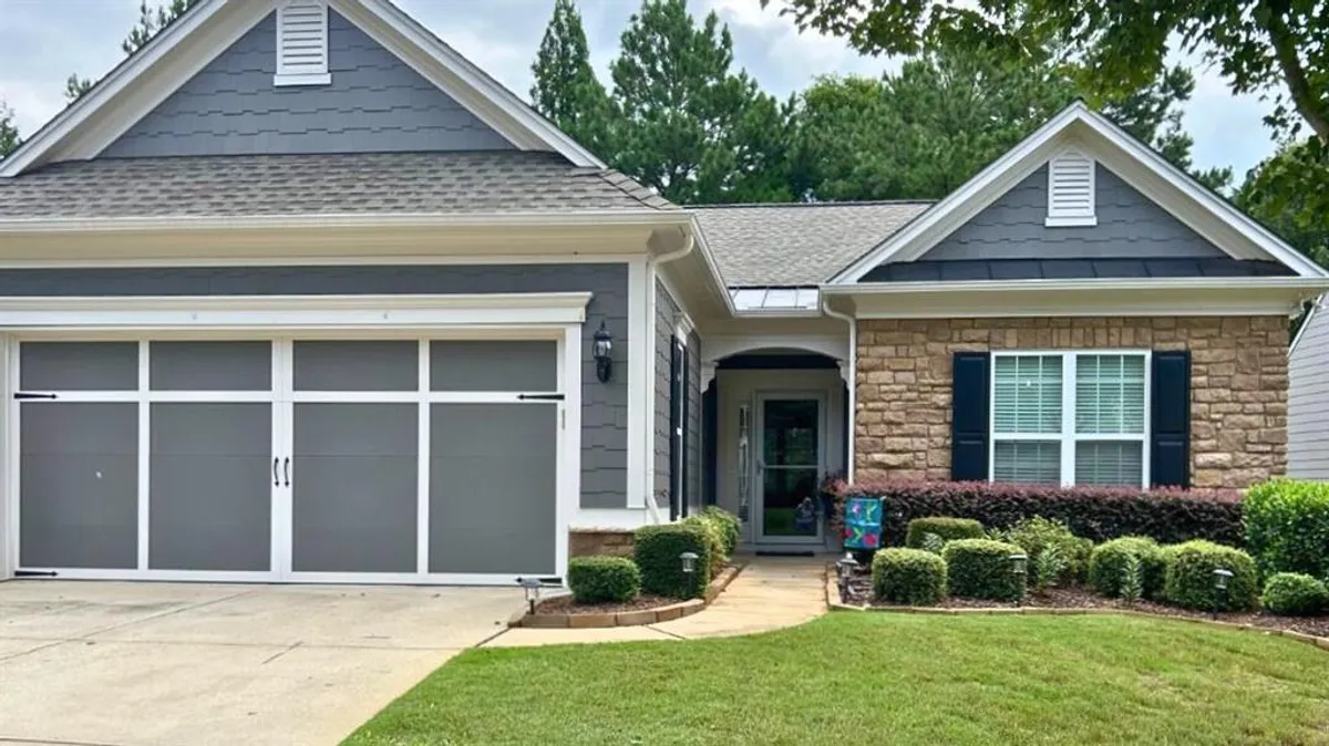 Property Slideshow image 1 of 52 | 6443 autumn crest ln, Hoschton, GA, 30548