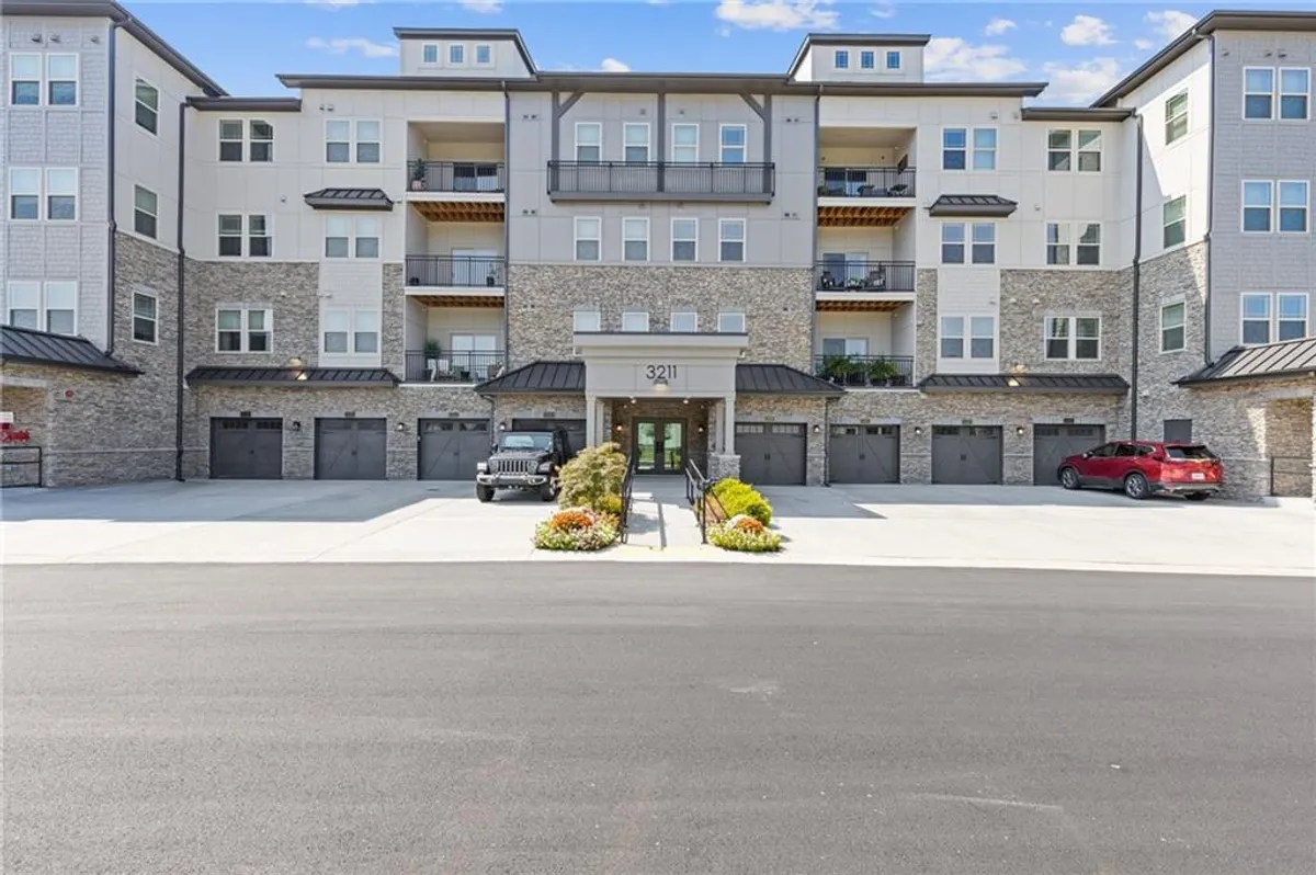 Property Slideshow image 1 of 51 | 3211 orwell way unit 4305, Cumming, GA, 30041