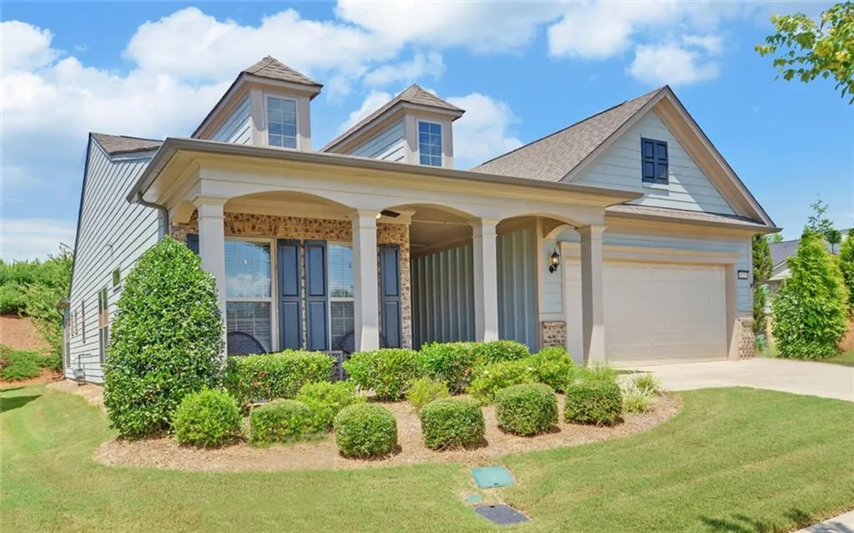 Property Slideshow image 1 of 67 | 5825 maple bluff way, Hoschton, GA, 30548