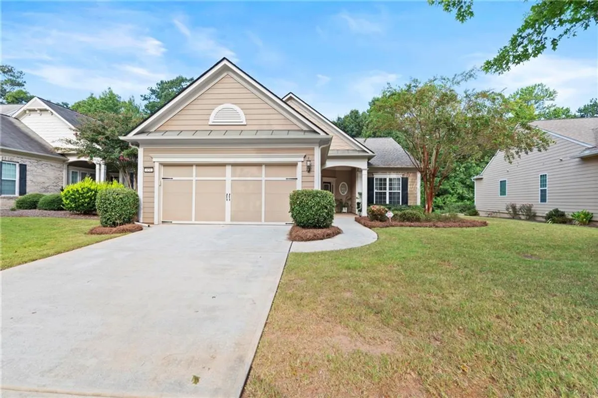 Property Slideshow image 1 of 75 | 850 dusky sap ct, Griffin, GA, 30223