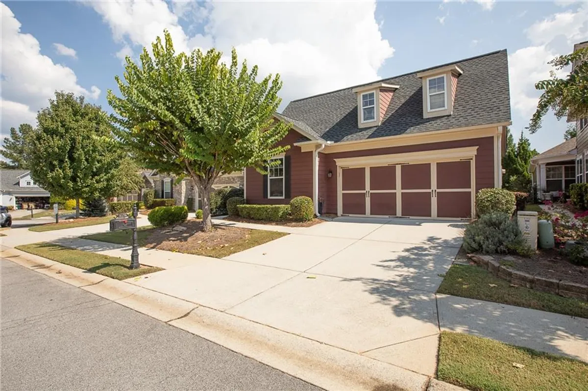 Property Slideshow image 1 of 40 | 3176 willow creek dr, Gainesville, GA, 30504