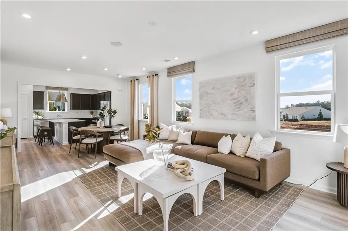 Property Slideshow image 1 of 21 | 198 alcovy ct, Griffin, GA, 30223