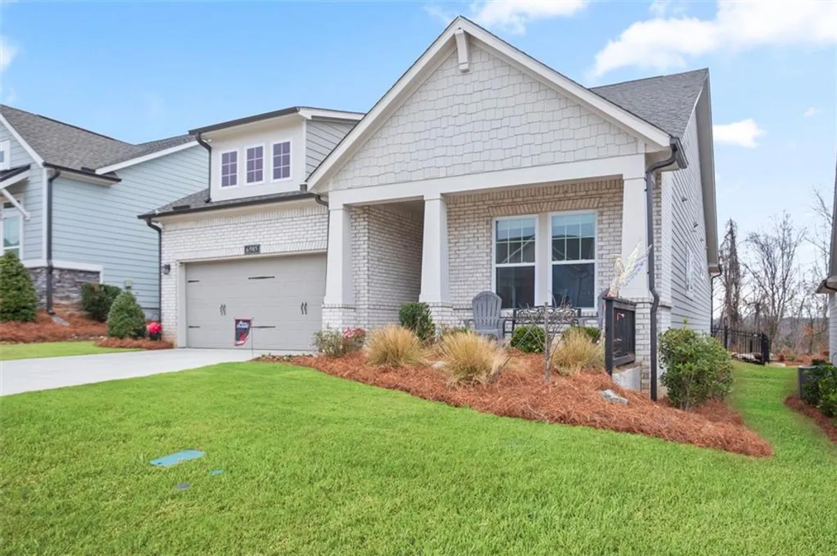 Property Slideshow image 1 of 39 | 6985 river rock dr, Flowery Branch, GA, 30542