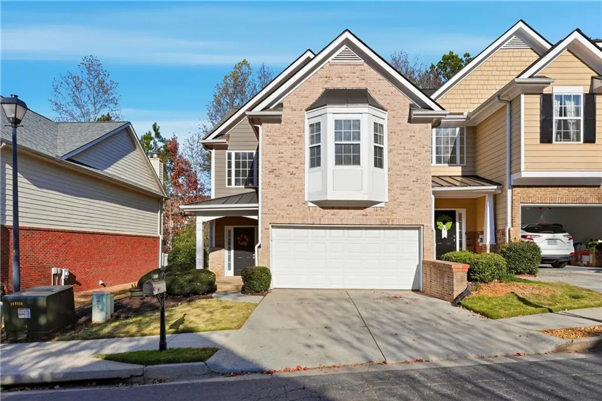 Property Slideshow image 1 of 38 | 384 creek manor way, Suwanee, GA, 30024