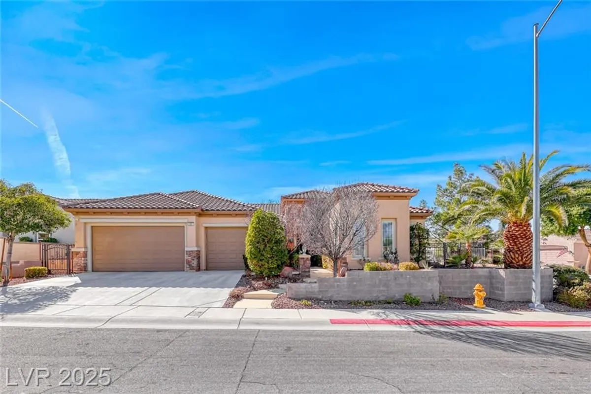 Property Slideshow image 1 of 68 | 2357 wisconsin dells dr, Henderson, NV, 89044