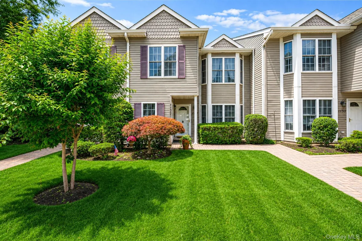 Property Slideshow image 1 of 33 | 1130 savoy dr, Huntington, NY, 11747