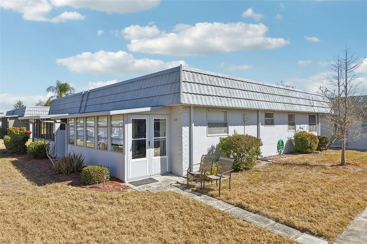 Property Slideshow image 1 of 57 | 202 bedford trl 116, Sun City Center, FL, 33573