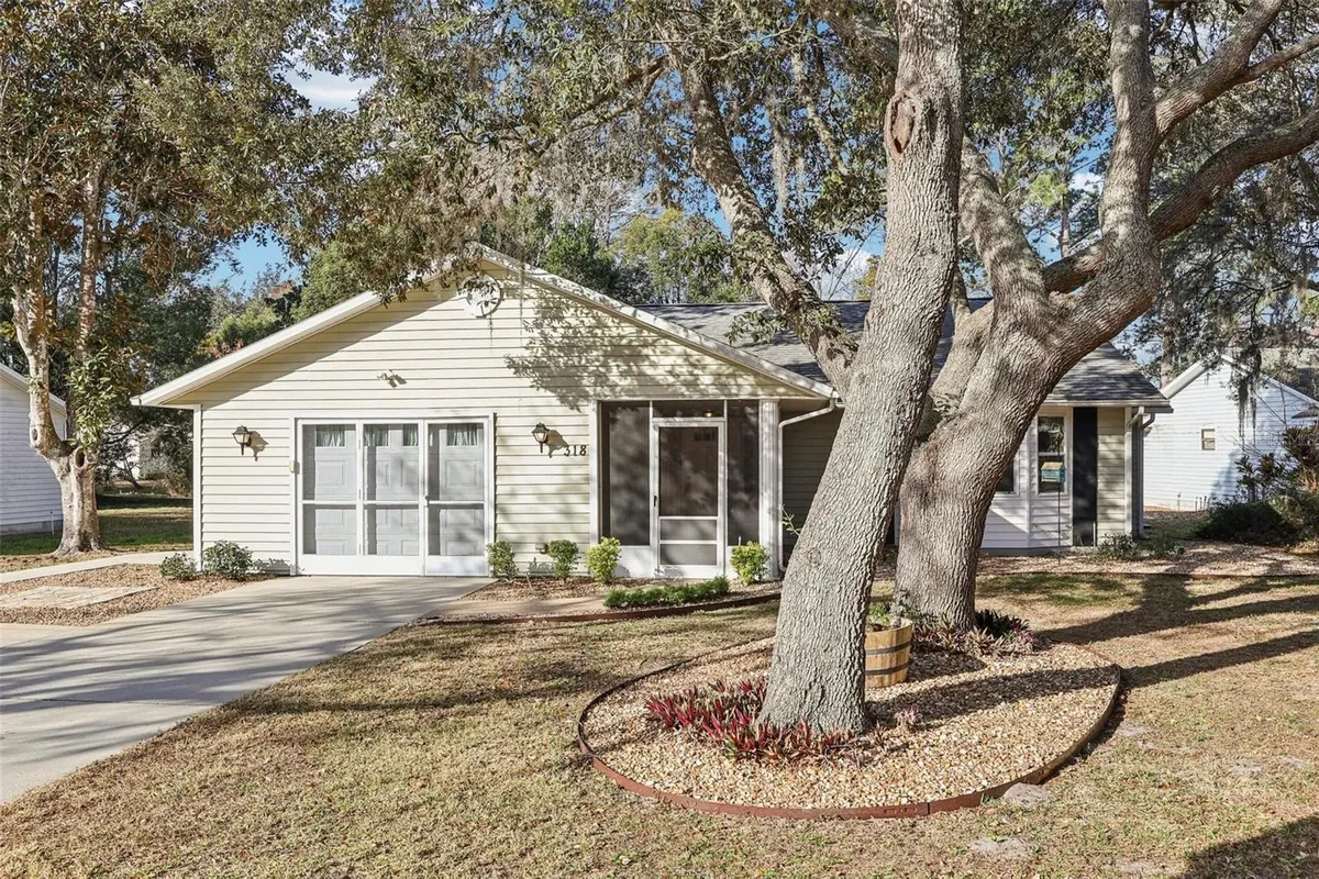 Property Slideshow image 1 of 32 | 318 skye ct, Leesburg, FL, 34788