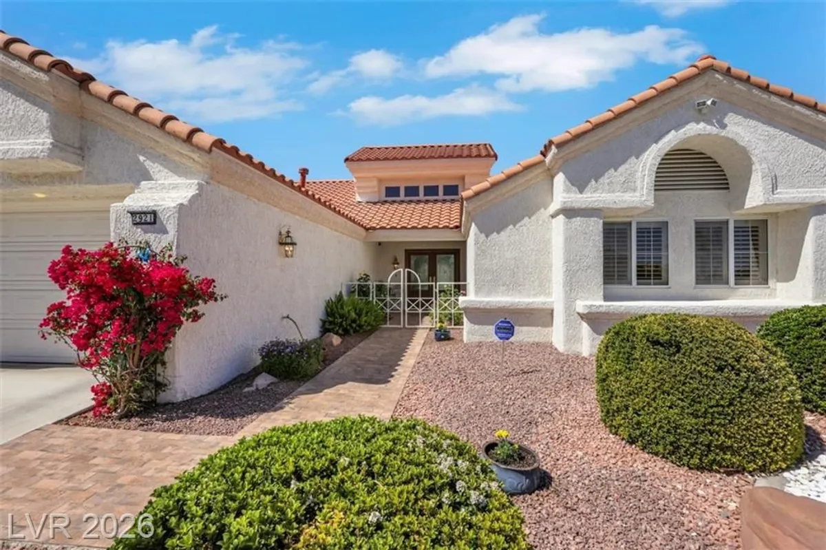Property Slideshow image 1 of 39 | 2921 golf links dr, Las Vegas, NV, 89134