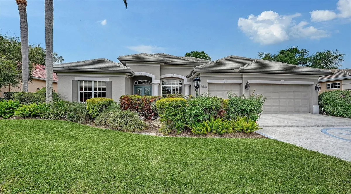 Property Slideshow image 1 of 48 | 4823 carrington cir, Sarasota, FL, 34243