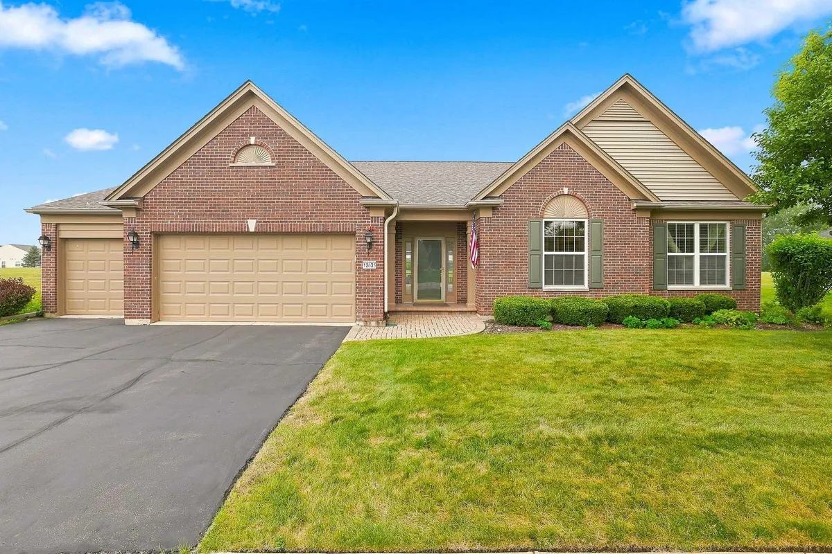 Property Slideshow image 1 of 1 | 12635 raintree path, Huntley, IL, 60142