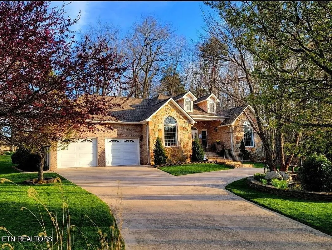 Property Slideshow image 1 of 48 | 31 oakcrest ct, Crossville, TN, 38558