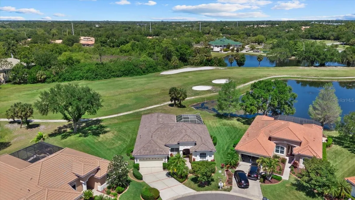 Property Slideshow image 1 of 28 | 6210 cormorant ct, Bradenton, FL, 34203