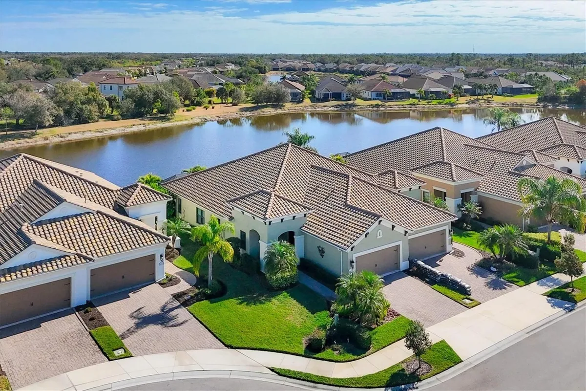 Property Slideshow image 1 of 57 | 21608 winter park ct, Venice, FL, 34293