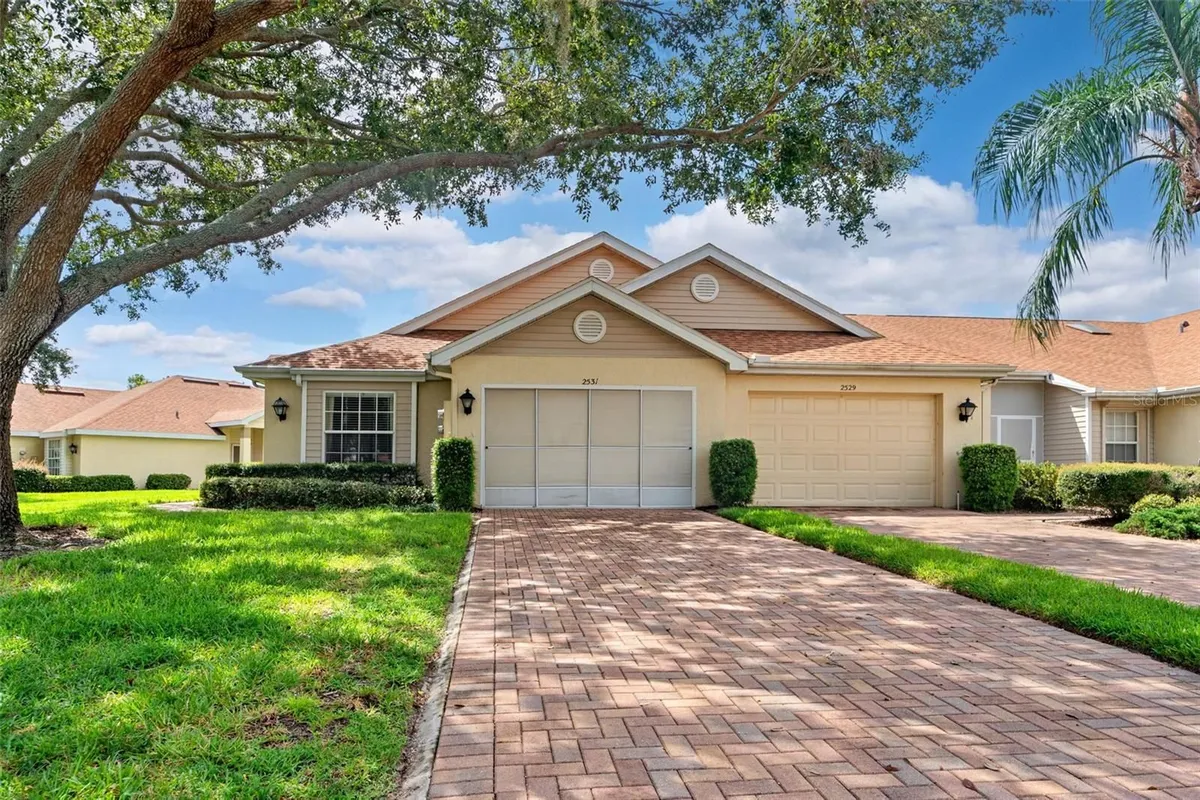 Property Slideshow image 1 of 43 | 2531 new haven cir # 2531, Sun City Center, FL, 33573