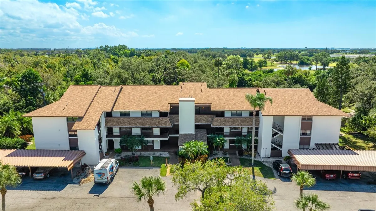 Property Slideshow image 1 of 43 | 6016 oak creek ln 1933, Bradenton, FL, 34210