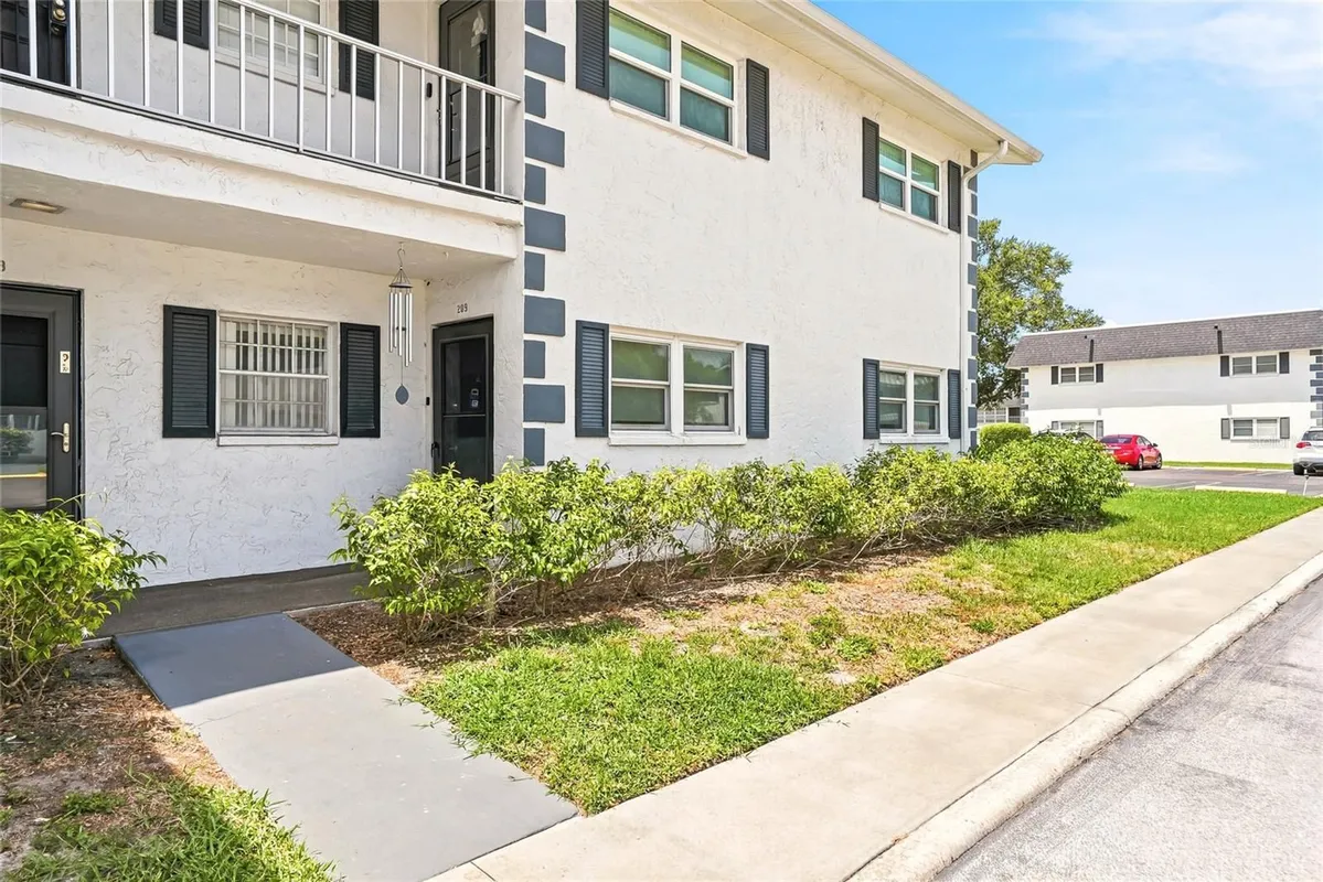Property Slideshow image 1 of 40 | 202 46th avenue ter 209, Bradenton, FL, 34207