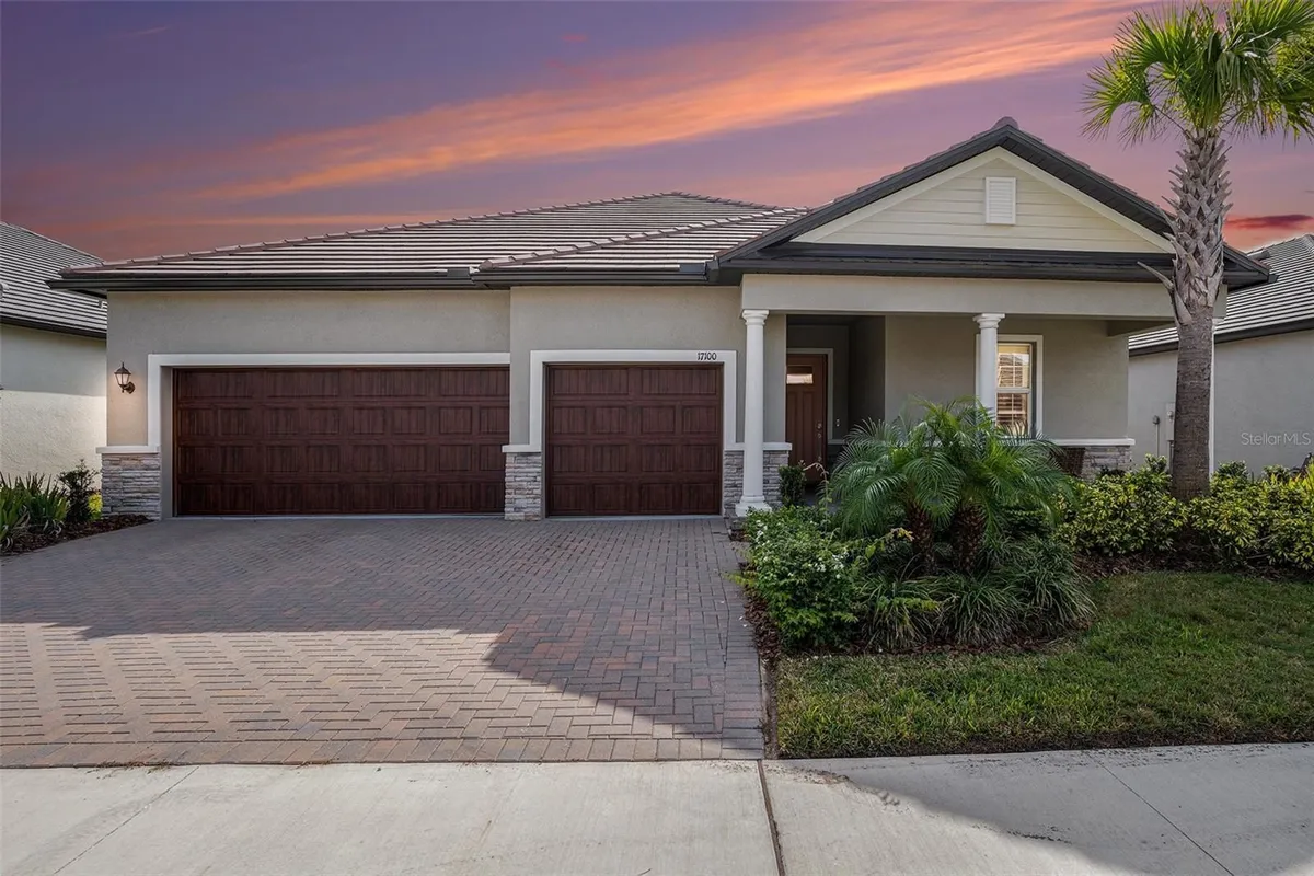 Property Slideshow image 1 of 55 | 17100 forge surf st, Land O Lakes, FL, 34638