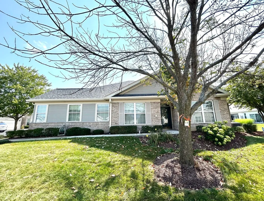 Property Slideshow image 1 of 19 | 21531 wolf lake way, Crest Hill, IL, 60403