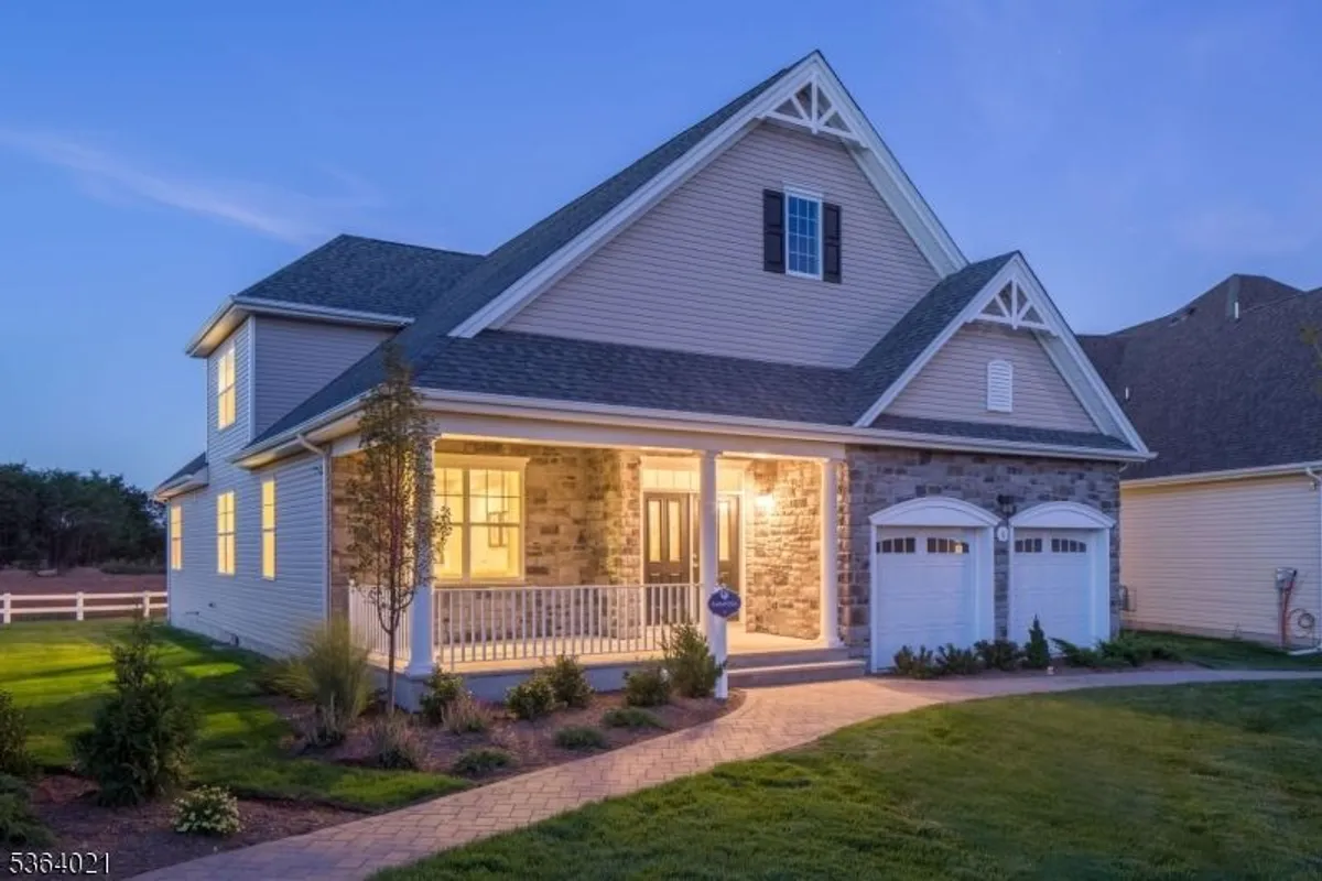 Property Slideshow image 1 of 24 | 6 leidl cir, Hillsborough, NJ, 08844