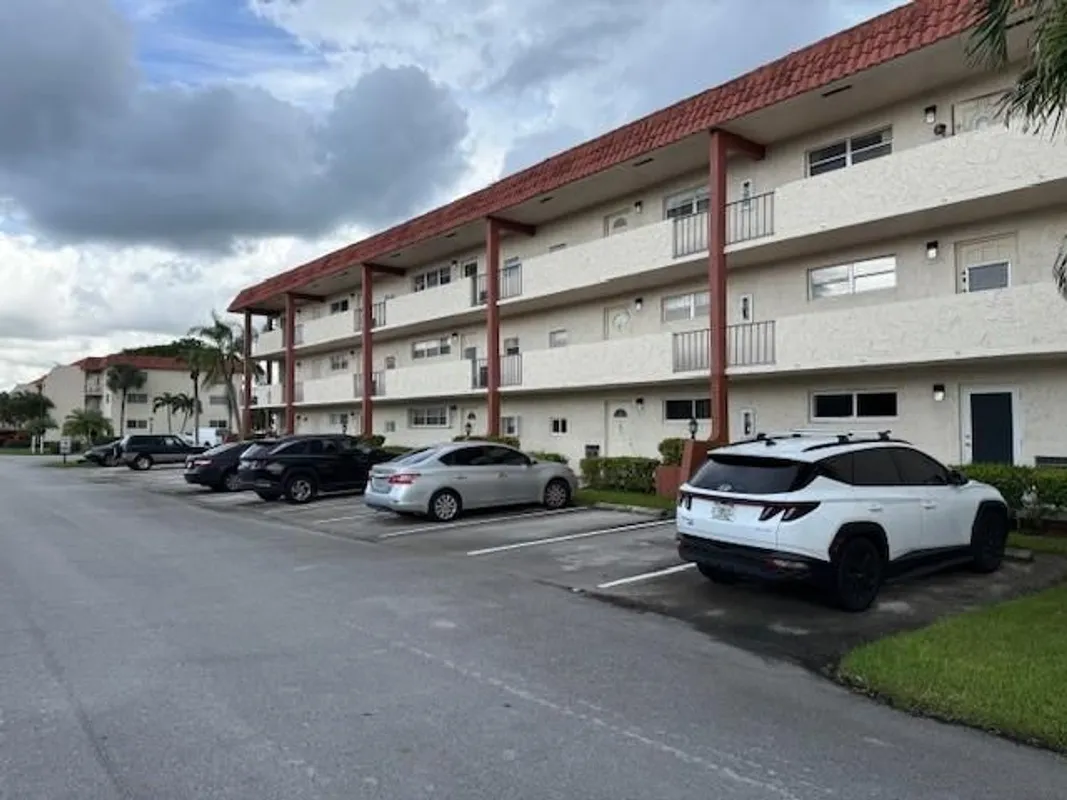 Property Slideshow image 1 of 13 | 8990 s hollybrook blvd apt 302, Pembroke Pines, FL, 33025