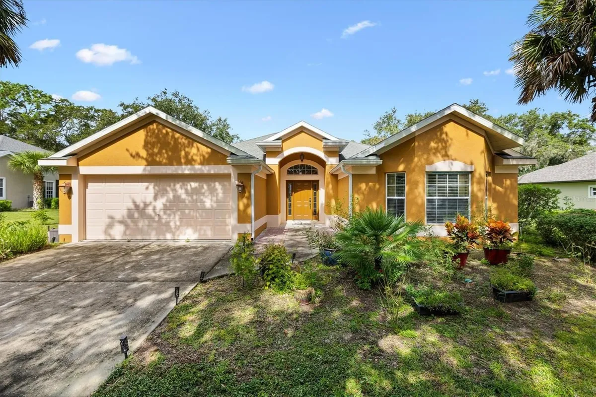 Property Slideshow image 1 of 29 | 39911 bayview dr, Lady Lake, FL, 32159