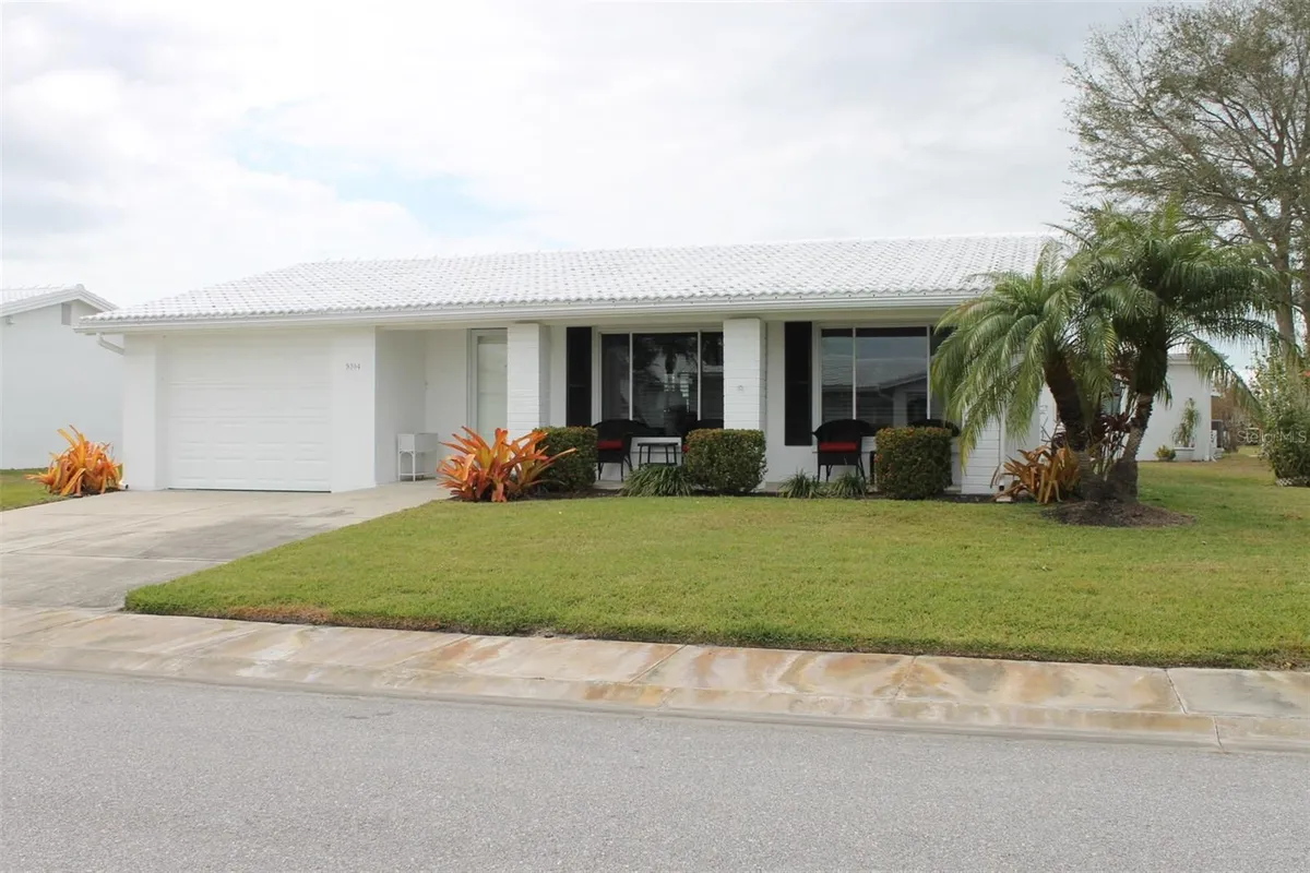 Property Slideshow image 1 of 51 | 9304 41st way, Pinellas Park, FL, 33782