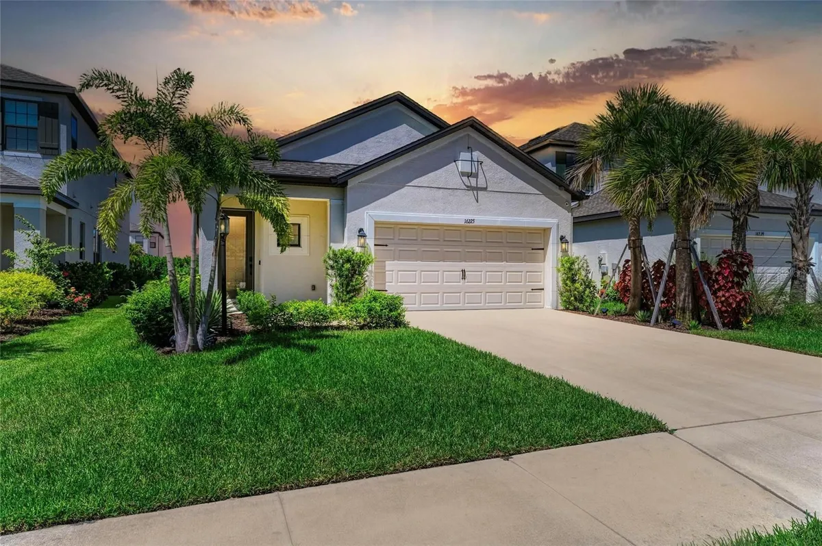 Property Slideshow image 1 of 53 | 16225 paynes mill dr, Bradenton, FL, 34211