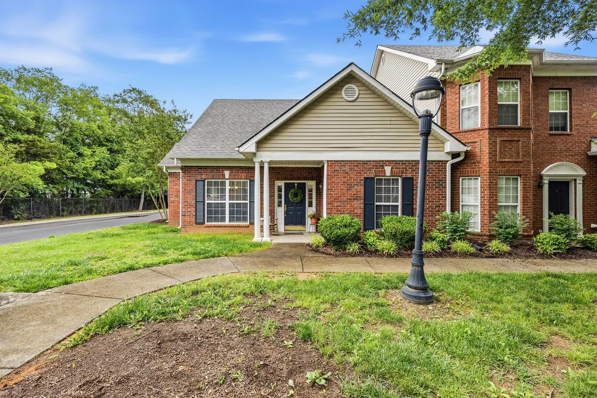 Property Slideshow image 1 of 52 | 11 leftwich ct, Lebanon, TN, 37087