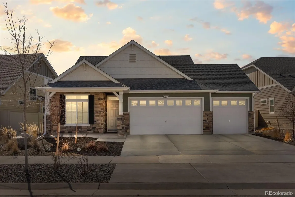 Property Slideshow image 1 of 44 | 5037 n quemoy st, Aurora, CO, 80019