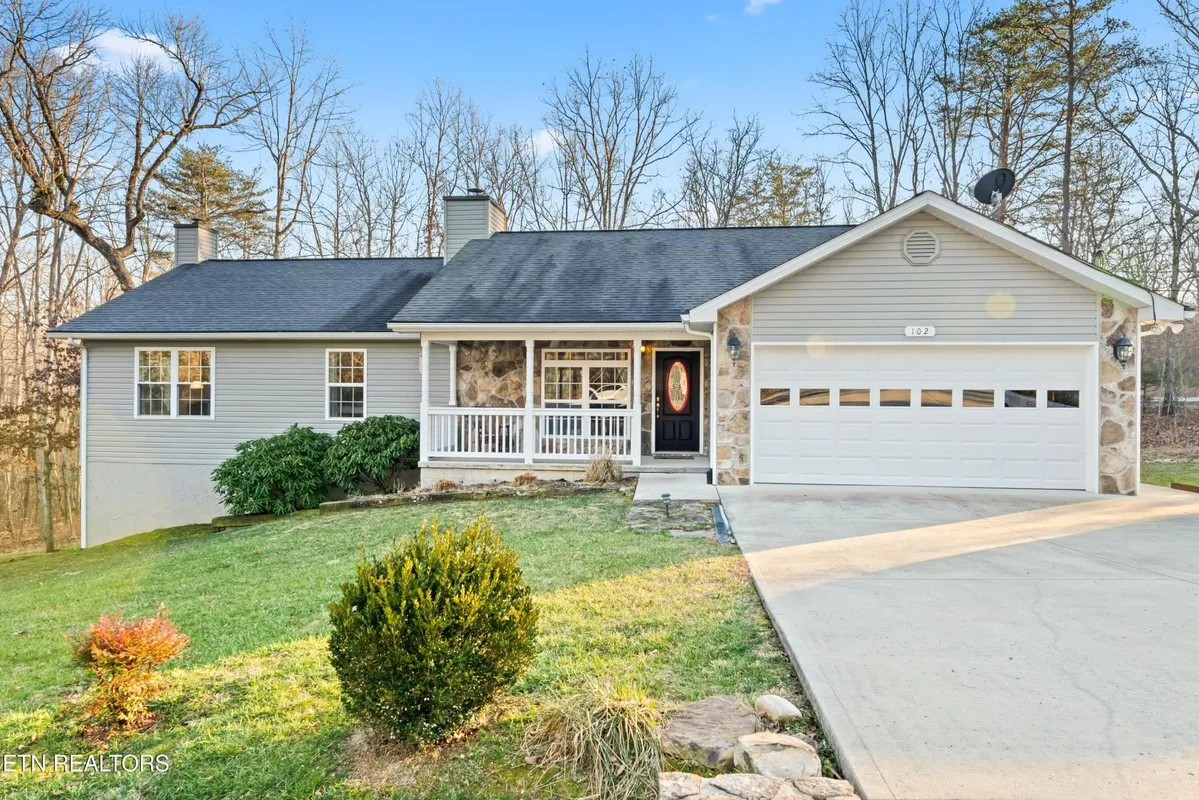 Property Slideshow image 1 of 42 | 102 torrey pines ln, Crossville, TN, 38558