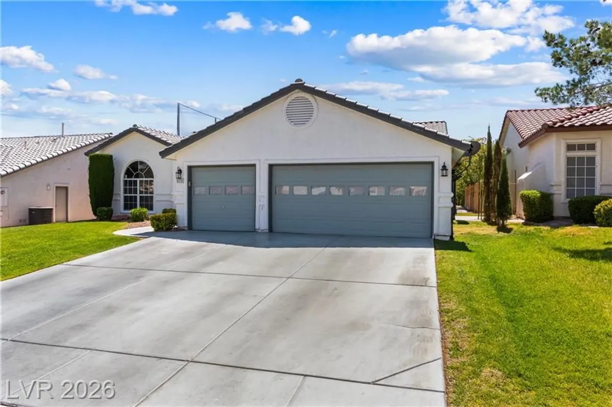 Property Slideshow image 1 of 35 | 5113 elm grove dr, Las Vegas, NV, 89130