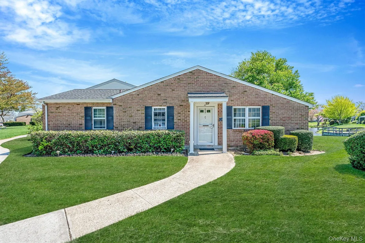 Property Slideshow image 1 of 16 | 47 harbor n, Babylon, NY, 11701