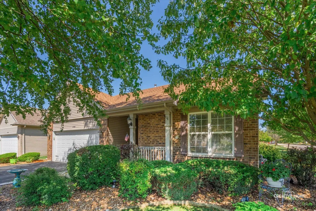 Property Slideshow image 1 of 17 | 17120 carlislie ln, Lockport, IL, 60441