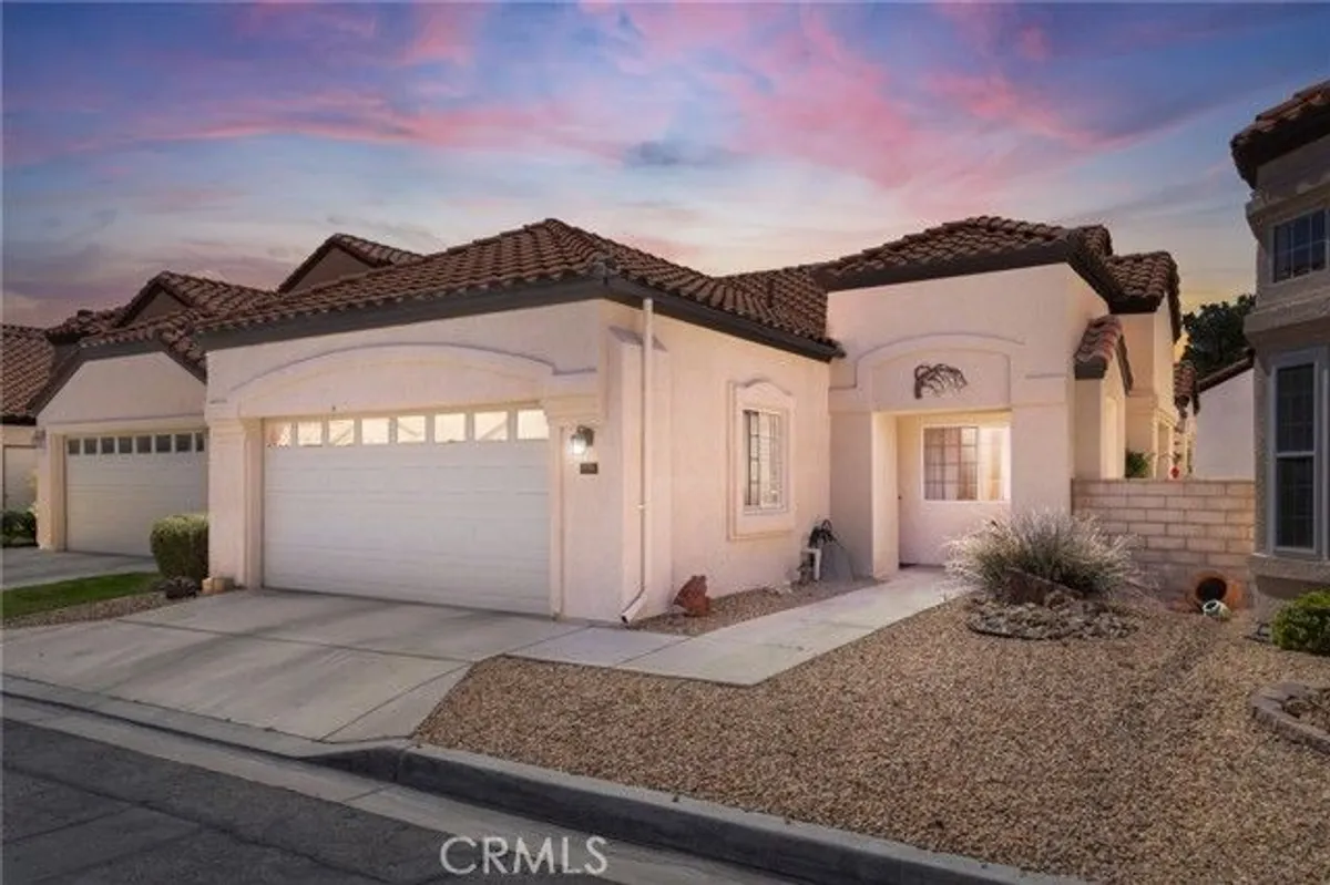 Property Slideshow image 1 of 44 | 11556 winifred dr, Apple Valley, CA, 92308