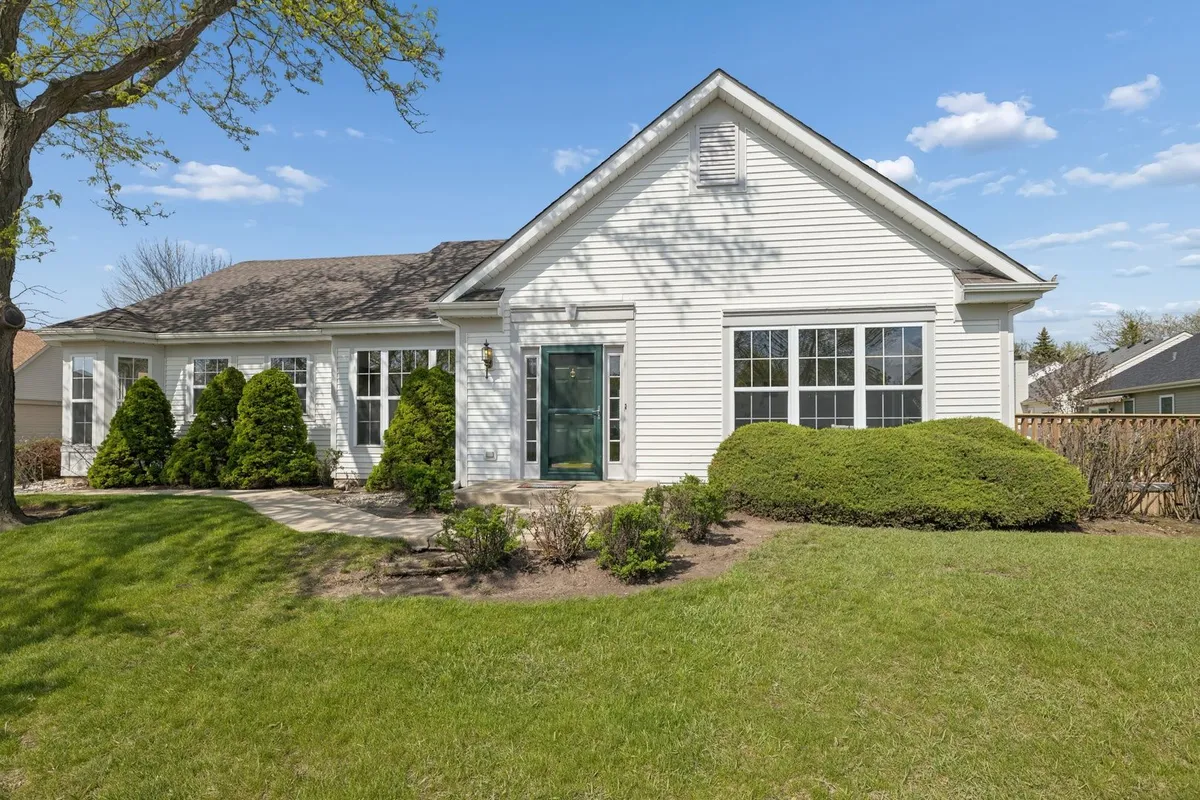 Property Slideshow image 1 of 20 | 13729 s redbud dr, Plainfield, IL, 60544