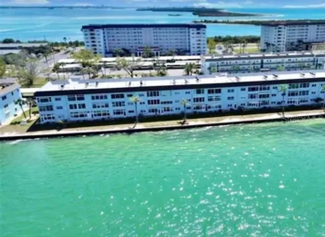 Property Slideshow image 1 of 29 | 7 dunoon pl 203, Dunedin, FL, 34698