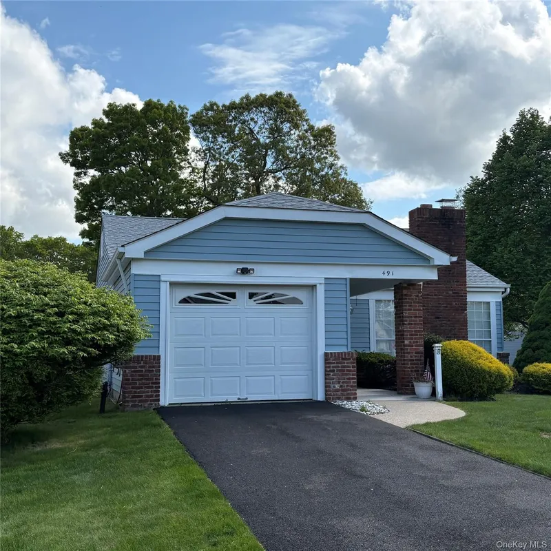 Property Slideshow image 1 of 1 | 491 stratford ln, Brookhaven, NY, 11961