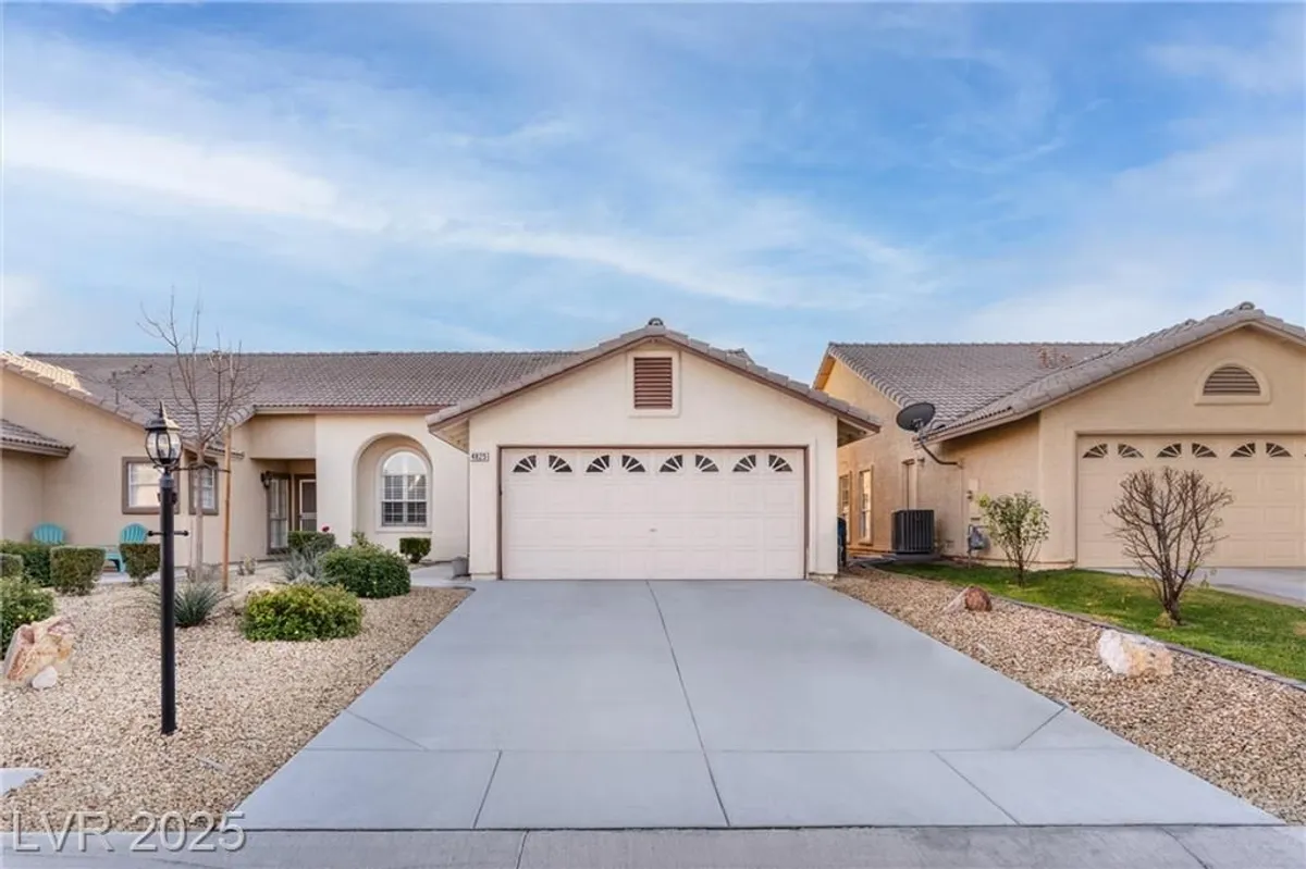 Property Slideshow image 1 of 37 | 4825 winterset dr, Las Vegas, NV, 89130